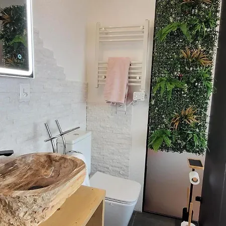 Chez Claudine Et Charles - Apartment
