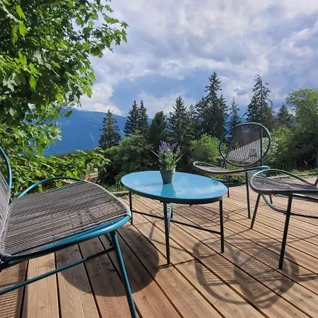 Chez Claudine Et Charles - *