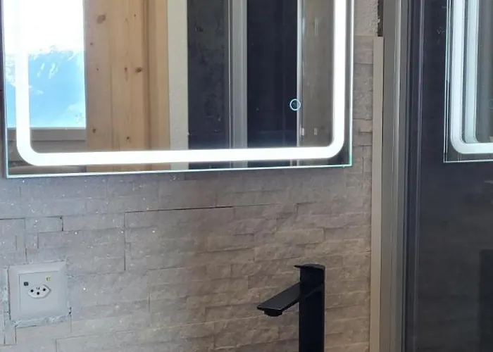 Chez Claudine Et Charles -