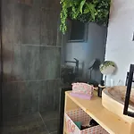 Chez Claudine Et Charles - Apartamento *